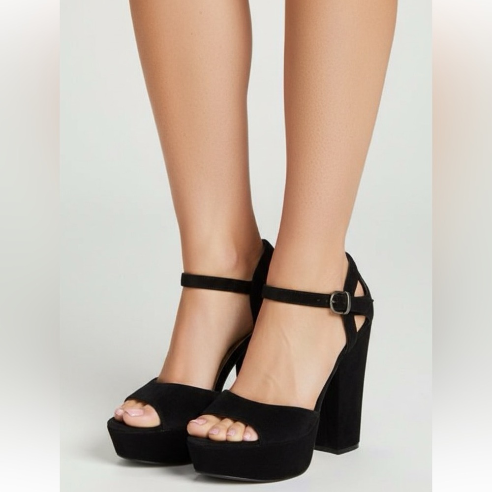 BLACK VELVET RETRO CHUNKY BLOCK HEELS